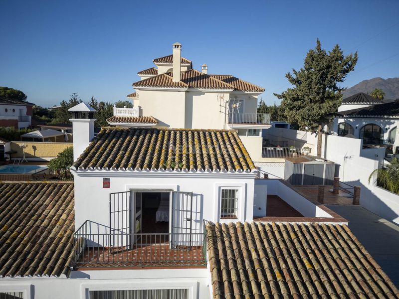 Foto 78e5c21a-6f78-4322-97cb-7c957beb900c. Casa amb aparcament piscina a Centro Estepona