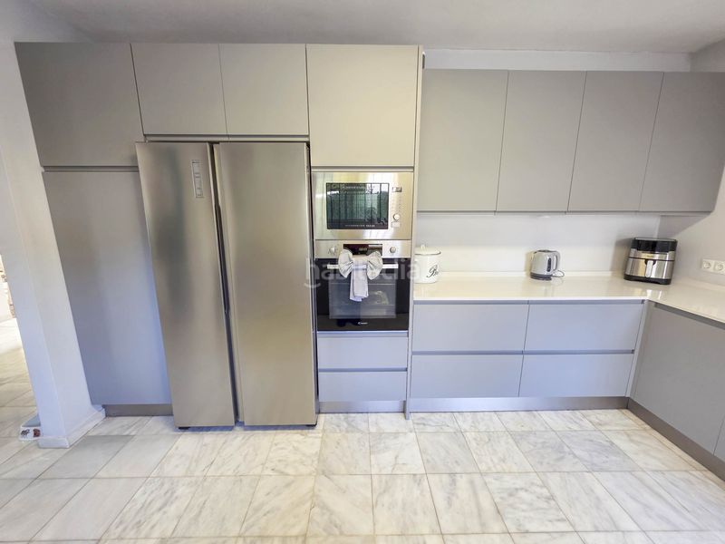 Foto a1a7d839-7413-4f9d-aa37-74bd2c559c40. Casa amb aparcament piscina a La Duquesa Manilva