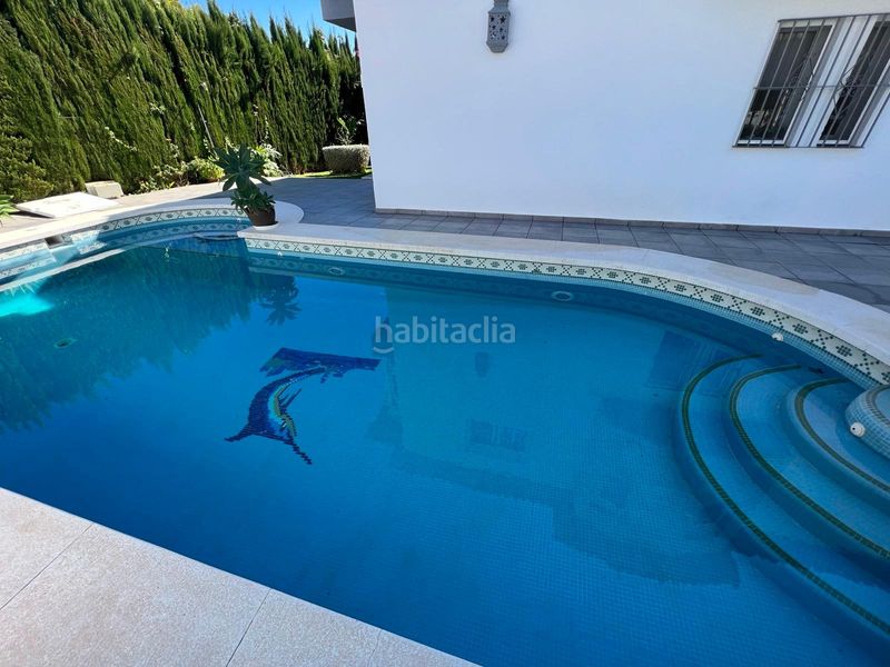Foto 40dc7158-1f63-411f-b32f-f22f96c07f32. Casa amb aparcament piscina a Sotoserena Estepona