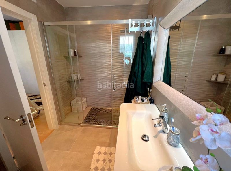 Foto a0c23e0f-a085-43e7-a5f8-95a3f287079d. Casa amb aparcament piscina a Sotoserena Estepona