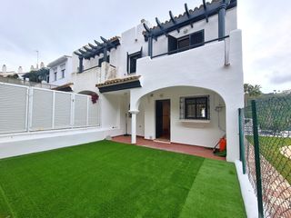 Casa aparellada a Manilva Pueblo