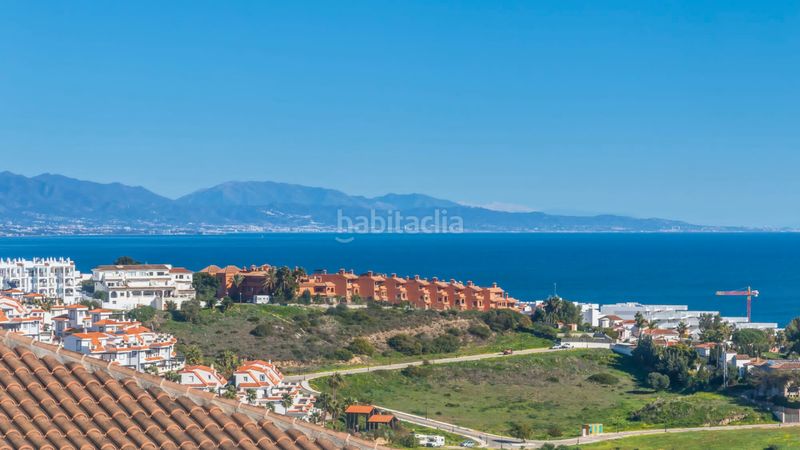 Foto ce6ac86c-c4fa-4ab1-a6c4-035105c127e5. Àtic amb aparcament piscina a La Duquesa Manilva