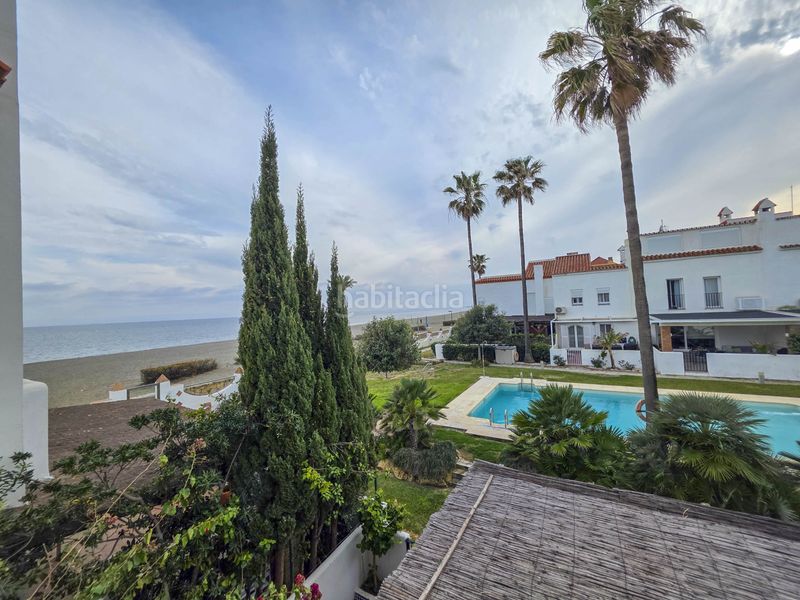 Foto 0edb5db6-a002-45a4-9419-df9cc0f32f53. Casa adossada amb piscina a bahía de Casares Casares