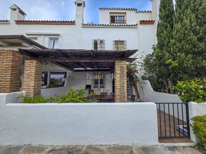 Foto 3be1d7fe-a426-4bd1-903b-5b65d037e095. Casa adossada amb piscina a bahía de Casares Casares