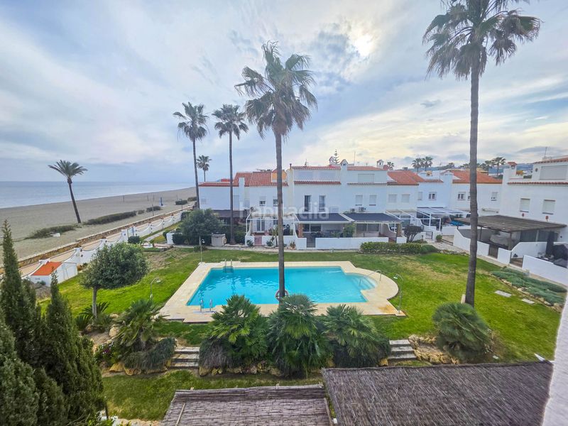Foto 864f3e6c-1129-4935-a666-c65330846f9c. Casa adossada amb piscina a bahía de Casares Casares
