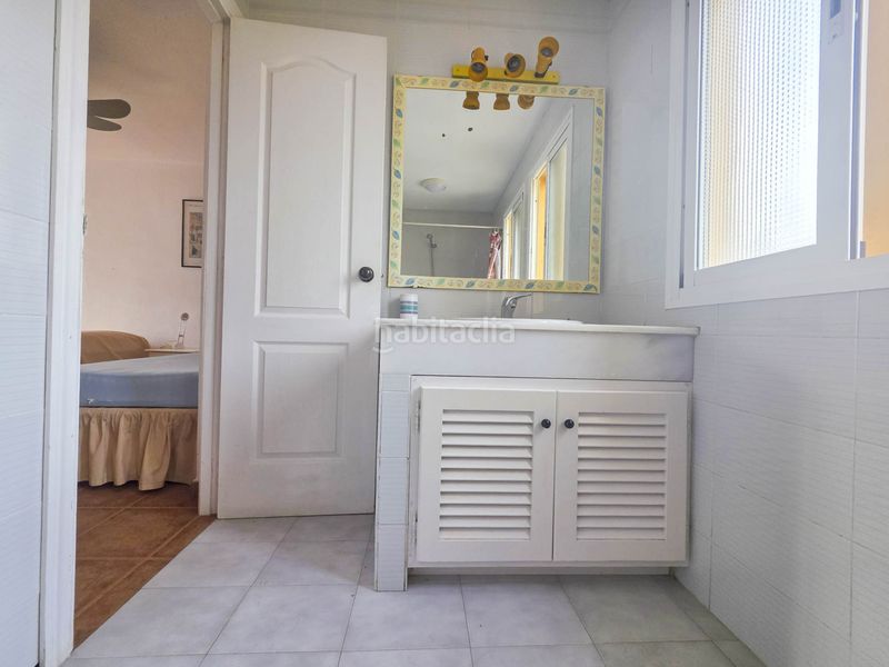 Foto f6a6be30-373f-4aa3-9067-fe481ce5d8b3. Casa adossada amb piscina a bahía de Casares Casares