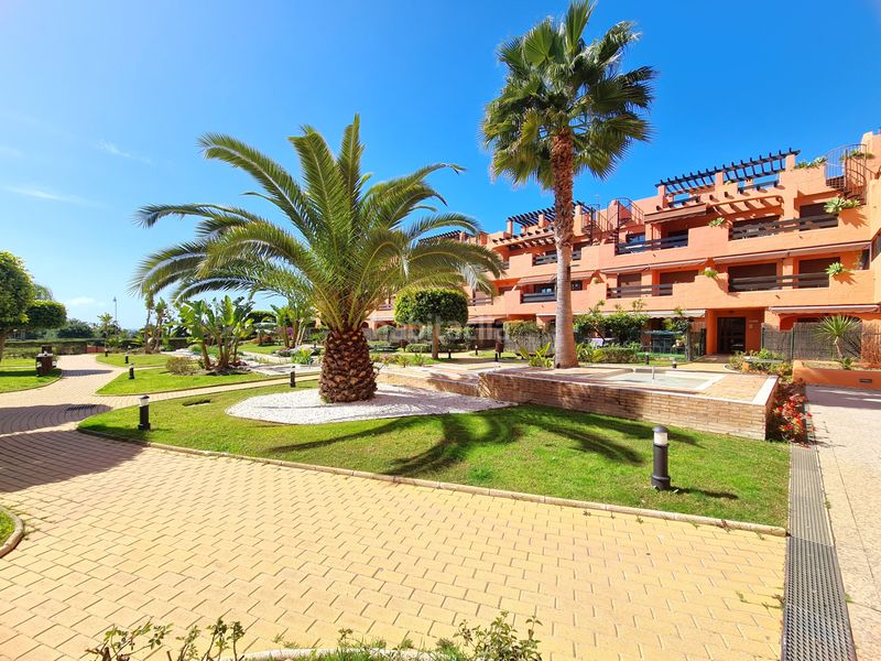 Foto 6e1a9066-2177-47f9-bb13-b10072be4c23. Apartament amb aparcament piscina a Centro Estepona