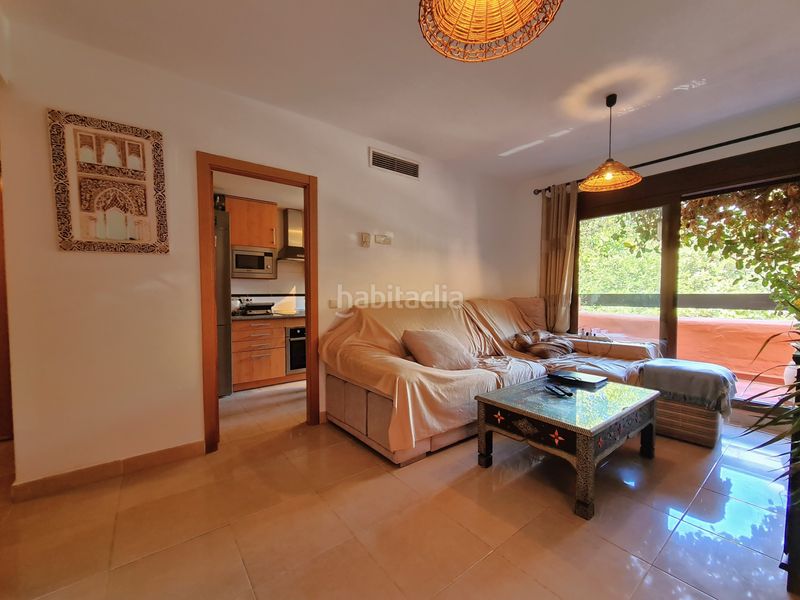 Foto 98dc9250-6873-40ca-8022-7d7936378664. Apartament amb aparcament piscina a Centro Estepona