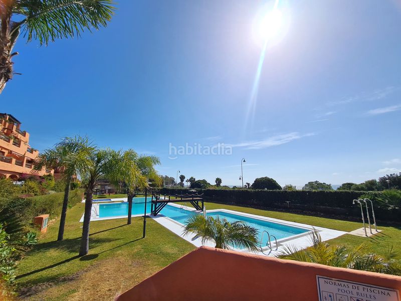 Foto e8836f54-1902-4630-8cf3-a60211a40045. Apartament amb aparcament piscina a Centro Estepona