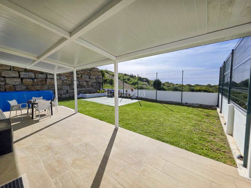 Foto 288256b0-2043-453e-a473-b72acfae11e1. Casa aparellada amb aparcament piscina a bahía de Casares Casares