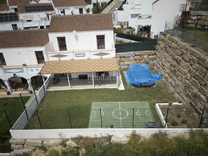 Foto 2dad36d7-60ee-4bf6-b890-d7b431e47ff1. Casa aparellada amb aparcament piscina a bahía de Casares Casares