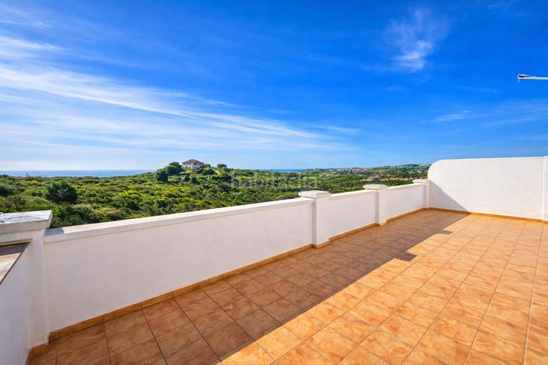 Foto 4207a816-39ff-4d7f-a13e-3796e54d7018. Casa aparellada amb aparcament piscina a bahía de Casares Casares