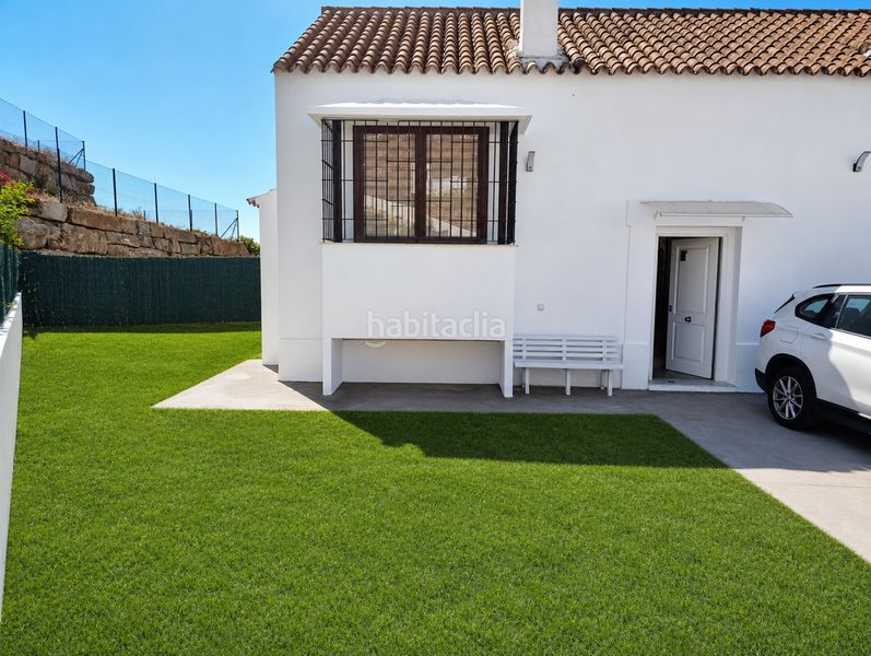 Foto 4b133e7e-906f-45fe-ab85-ce8eb92b2c20. Casa aparellada amb aparcament piscina a bahía de Casares Casares