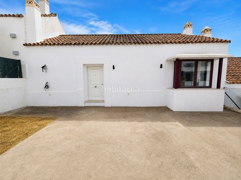 Foto 7d5a25c1-2b8f-41e1-a5be-46275dc8b259. Casa adossada amb aparcament a bahía de Casares Casares