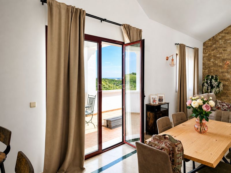 Foto ab5eecfe-3a7d-46ed-add8-e81502d2a0b7. Casa adossada amb aparcament a bahía de Casares Casares