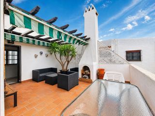 Casa aparellada a La Duquesa. Adosado de 3 dormitorios con liciencia turistica a solo 50 metro