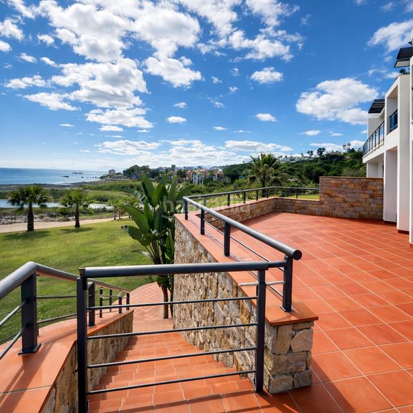 Foto d2a11145-7860-4bce-bdb1-a29175d850f7. Ground floor in Casares del mar 8 in bahía de Casares Casares