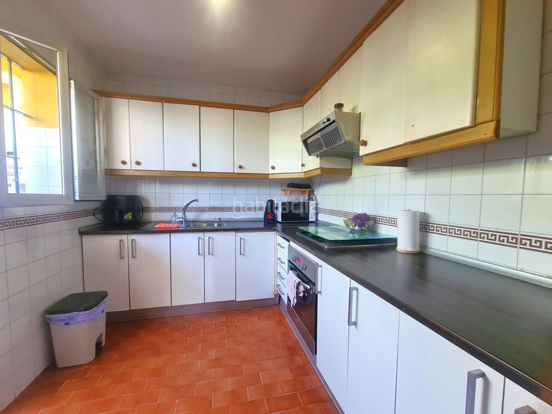 Foto 3fa3b0a0-e0eb-462f-ac95-a3954a2618ed. Casa aparellada amb aparcament piscina a Sotoserena Estepona