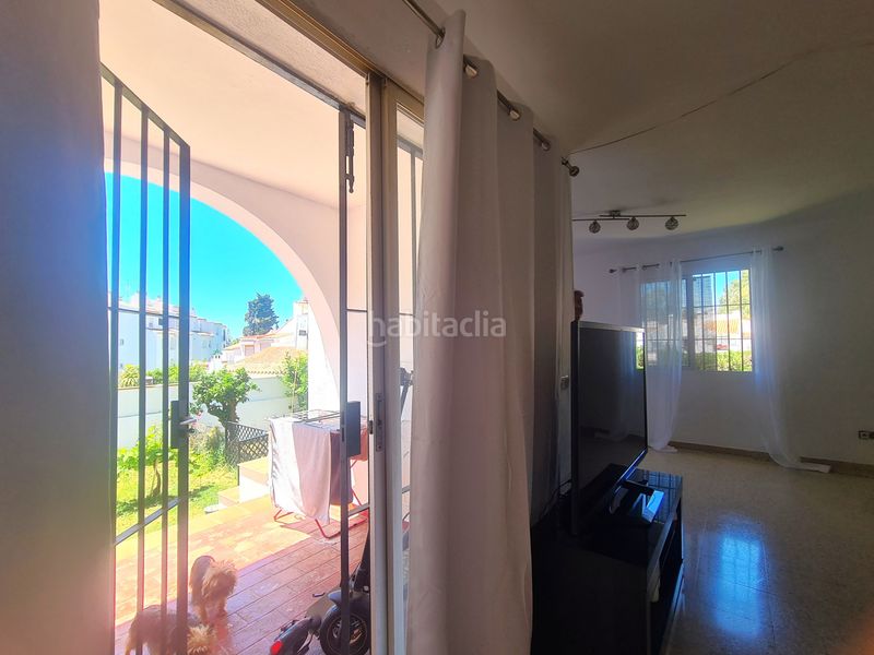 Foto b1a51577-5b6d-4985-b87b-2041ca3ecb10. Casa aparellada amb aparcament piscina a Sotoserena Estepona