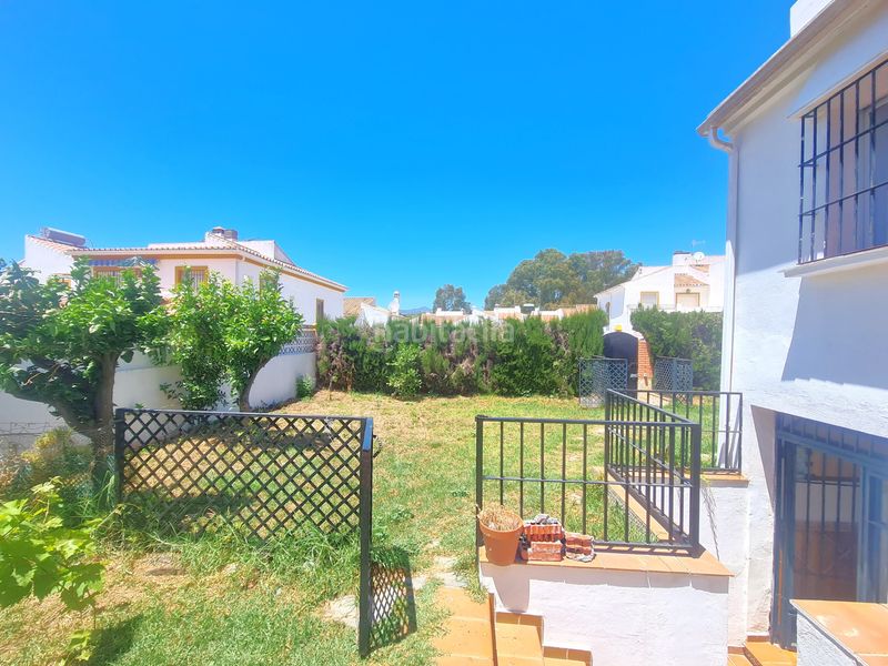 Foto d5af342c-0d07-43ea-803e-921e9443a6e1. Casa aparellada amb aparcament piscina a Sotoserena Estepona