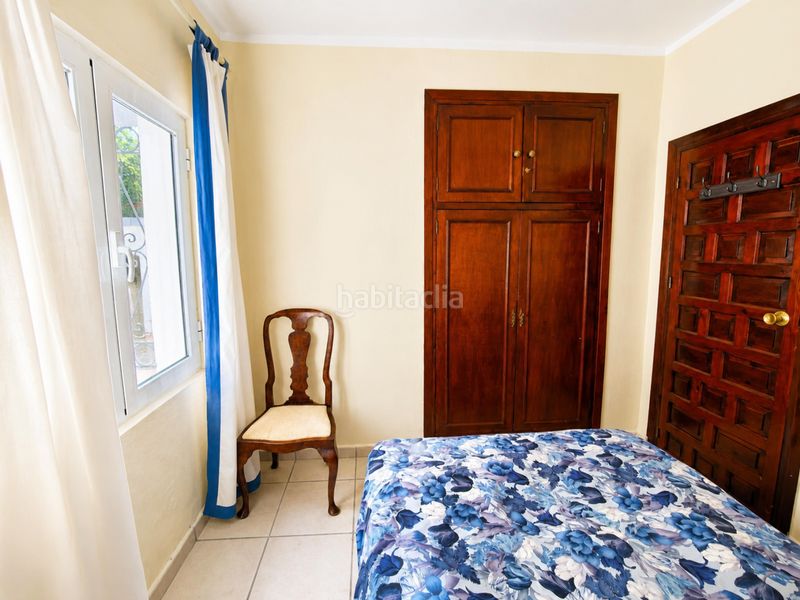 Foto 01370f58-5d67-4351-a00d-86edd9ae3305. Casa amb aparcament a La Duquesa Manilva
