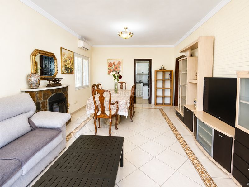 Foto 1ddf92b2-9e78-4555-87d7-1b445da075aa. Casa amb aparcament a La Duquesa Manilva