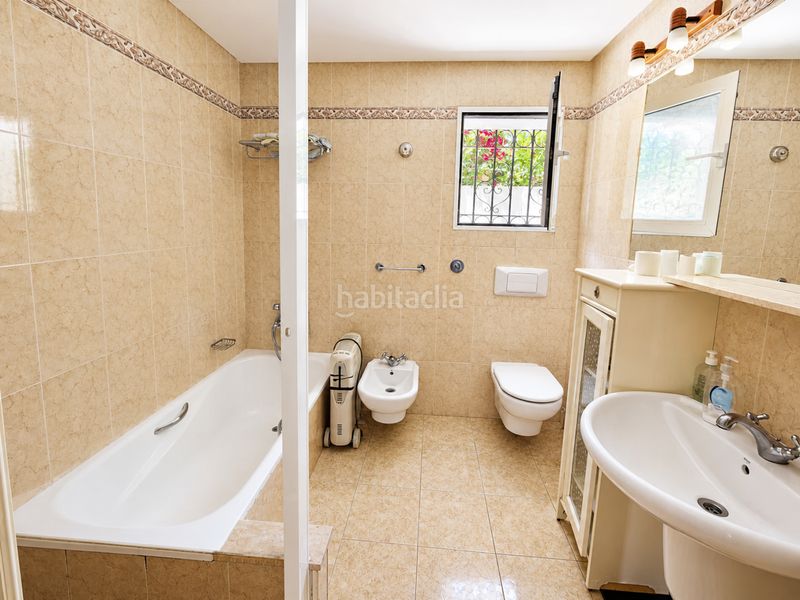 Foto a9f92085-bbd4-4dbf-9b6d-08e04b91060b. Casa amb aparcament a La Duquesa Manilva