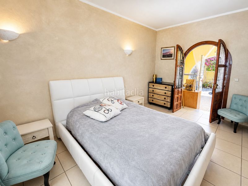 Foto b57c7fa0-443f-47d9-9f16-d58bef466513. Casa amb aparcament a La Duquesa Manilva