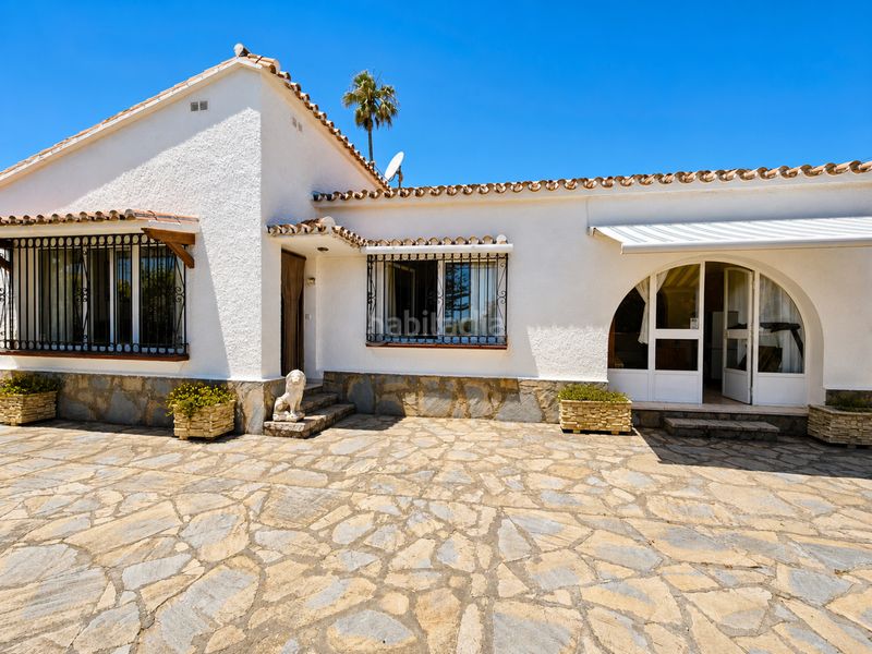 Foto ba4b009b-f89a-419d-9aa5-c97ef6d56342. Casa amb aparcament a La Duquesa Manilva