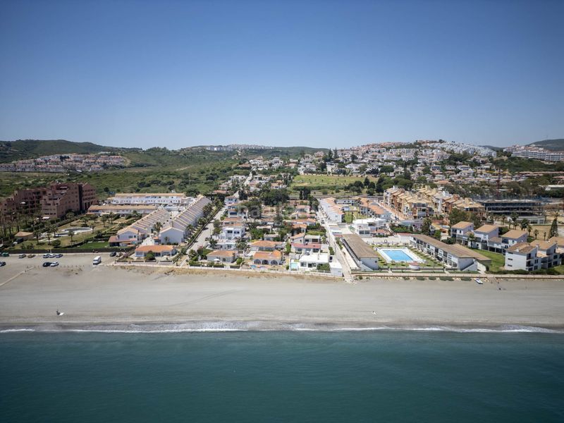 Foto d7d54449-d246-4127-afc3-f46da2b19306. Casa amb aparcament a La Duquesa Manilva