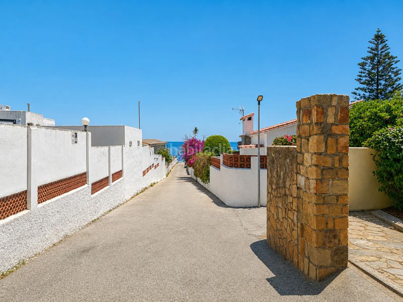 Foto fb7cee4a-47f9-4dd5-8045-4012b3ae05d2. Casa amb aparcament a La Duquesa Manilva