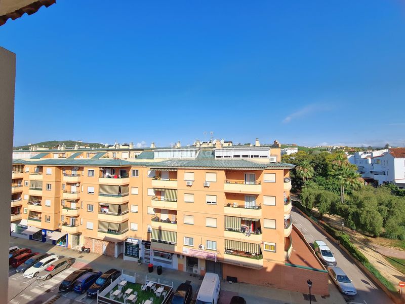 Foto 42e555d0-75c4-485a-a352-812dd3ca1071. Apartament amb aparcament a San Luis de Sabinillas Manilva