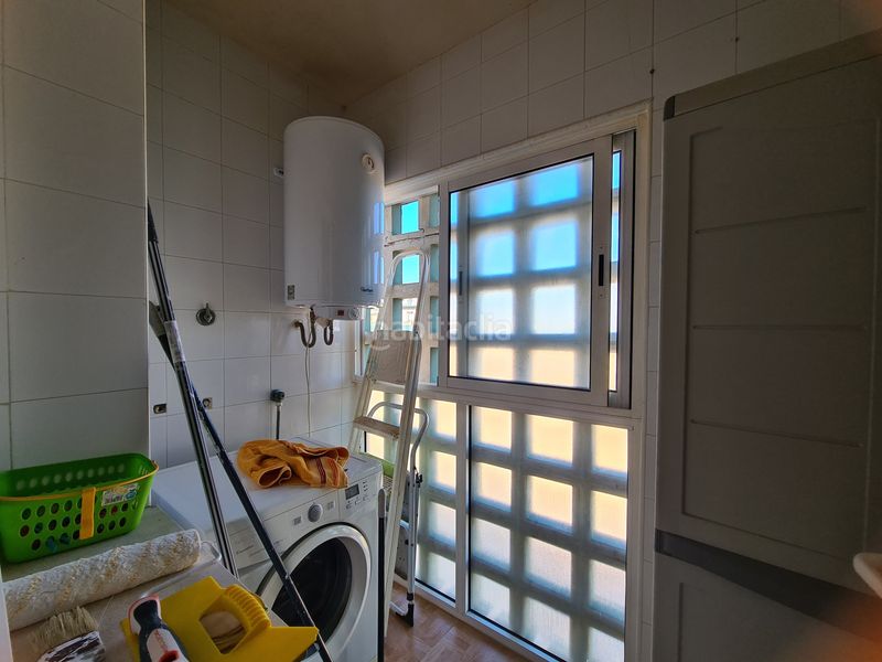 Foto 7f10a9e2-b8fb-4d95-9491-fa5328577c18. Apartament amb aparcament a San Luis de Sabinillas Manilva