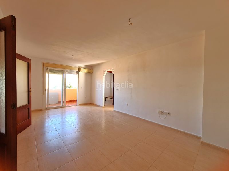 Foto 9e685e74-ab30-492b-974b-3de2d5ae6df9. Apartament amb aparcament a San Luis de Sabinillas Manilva
