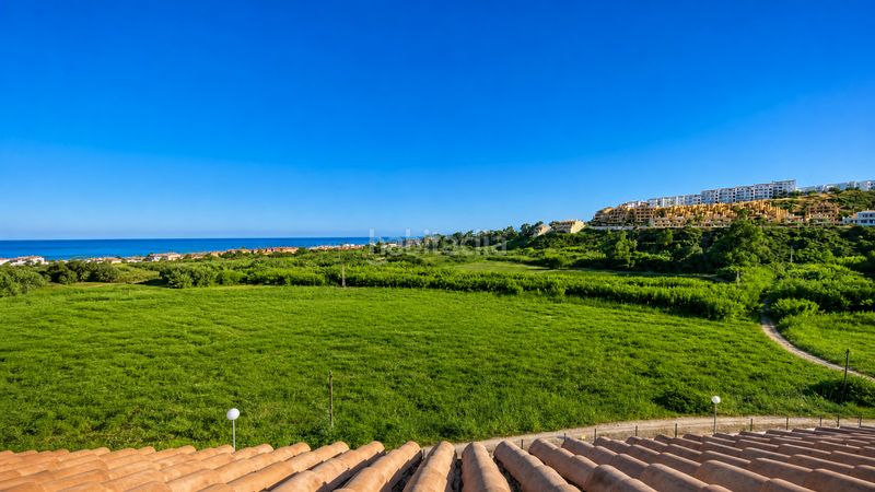 Foto 62ae886c-59ac-47d3-9997-1ea989a85411. Apartament amb aparcament piscina a El Castillo Manilva