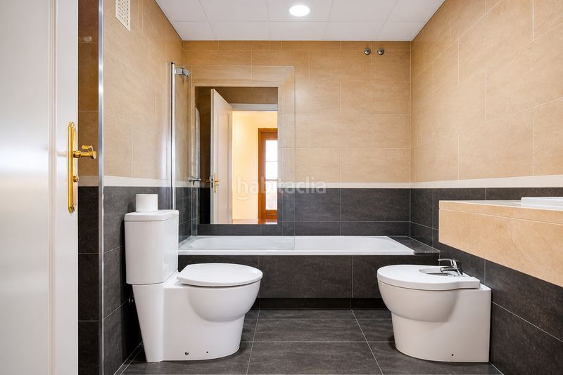 Foto 9e7e3ffb-9231-4c57-b68c-1746ff576515. Apartament amb aparcament piscina a El Castillo Manilva