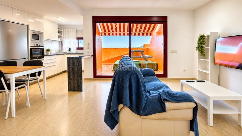 Foto cc04aa32-0937-4448-b922-b205beca6457. Apartament amb aparcament piscina a El Castillo Manilva
