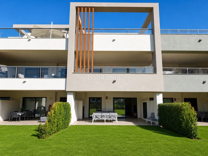 Foto 021175bf-37ab-4b70-8357-aa13ac89ff40. Planta baja en antonio machado 2 apartamento con jardín privado playa en Casares