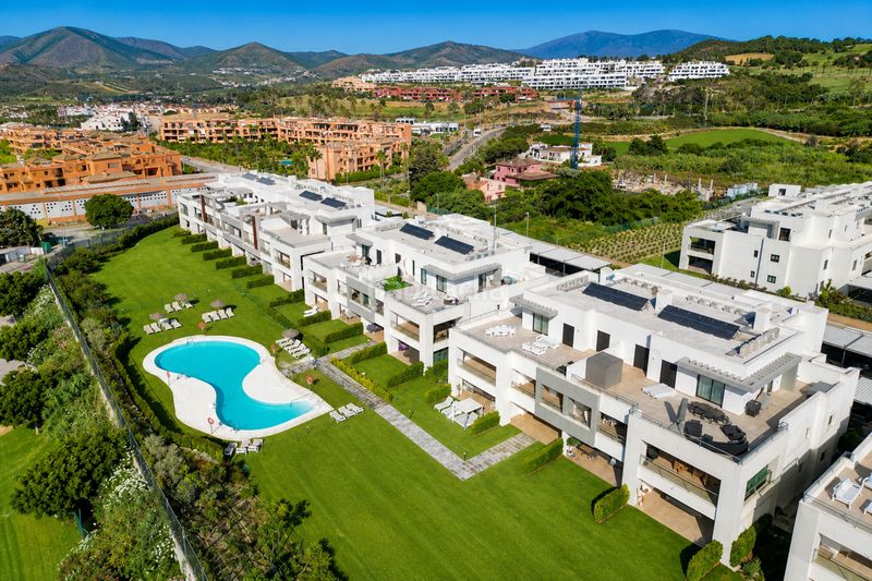Foto 48af3b1e-083f-4862-a148-5cf4ca38457b. Planta baja en antonio machado 2 apartamento con jardín privado playa en Casares