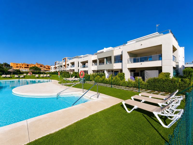 Foto 5b988468-b136-4434-b391-7e92f4963ade. Planta baja en antonio machado 2 apartamento con jardín privado playa en Casares