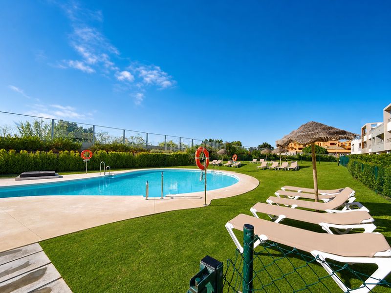 Foto 6e3acc87-4f83-44d5-b163-70dbe45fdec1. Planta baja en antonio machado 2 apartamento con jardín privado playa en Casares