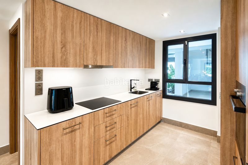 Foto 73e9a5ed-92a5-4b91-8f56-d4beeabf606c. Planta baja en antonio machado 2 apartamento con jardín privado playa en Casares