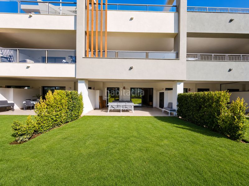 Foto c3cfcf05-320c-4e52-aa51-7ef9111fe59a. Planta baja en antonio machado 2 apartamento con jardín privado playa en Casares