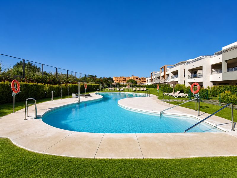 Foto cf14da52-6911-43cb-9b40-53b60485a870. Planta baja en antonio machado 2 apartamento con jardín privado playa en Casares