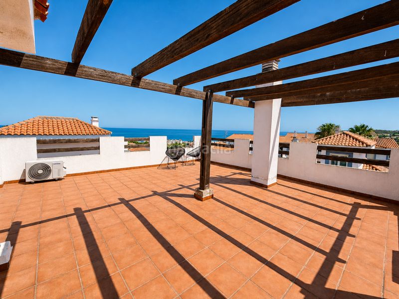 Foto 0fe79d60-2381-4efb-8f8d-b04912c4045d. Casa amb aparcament piscina a La Duquesa Manilva