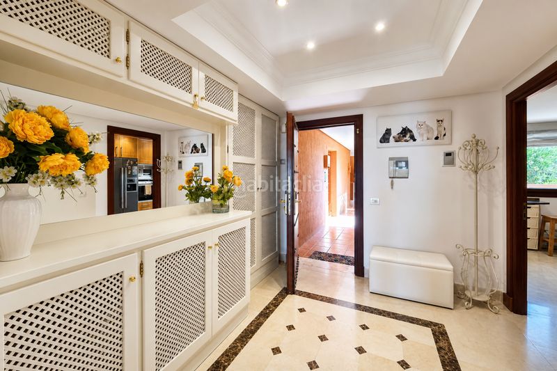 Foto 88aa09ae-fb0c-4c54-9b98-c80929651dd3. Apartament amb aparcament piscina a Centro Estepona