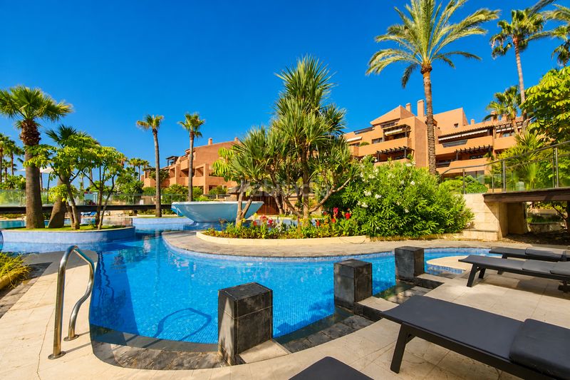 Foto 9cd0ad7b-b939-4f2f-8680-37338465f878. Apartament amb aparcament piscina a Centro Estepona