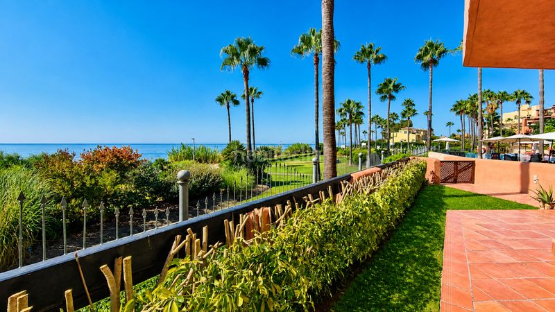 Foto c074b3d3-39d6-41ef-ac4a-d20c9ac5d38d. Apartament amb aparcament piscina a Centro Estepona