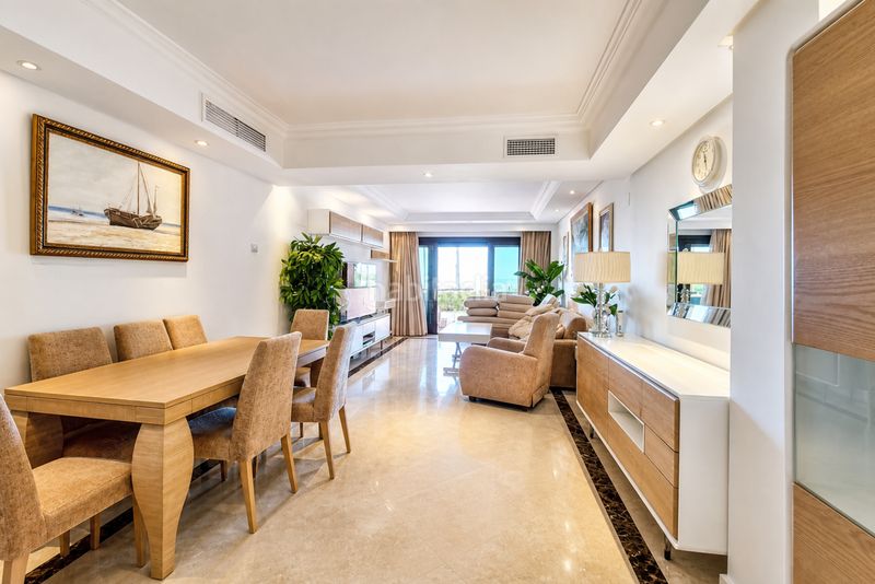 Foto cbc1be22-5ffd-4812-8c21-09b50a67613e. Apartament amb aparcament piscina a Centro Estepona