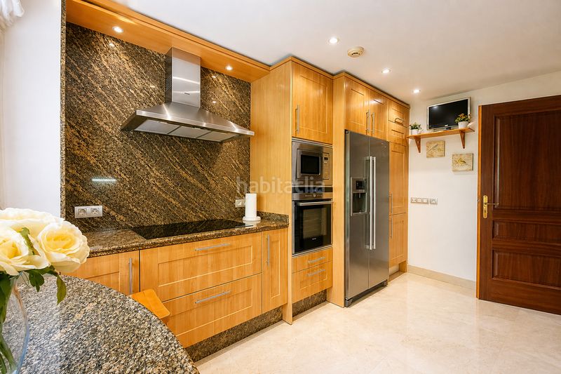 Foto f0f77d69-5b98-445e-be07-a8908fecab29. Apartament amb aparcament piscina a Centro Estepona